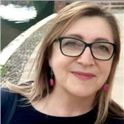 Professionista del settore da oltre 40 anni, offresi per lezioni di gruppo o individuali, tecniche e/o pratiche di ceramica, pittura, scultura, araldica e genealogia